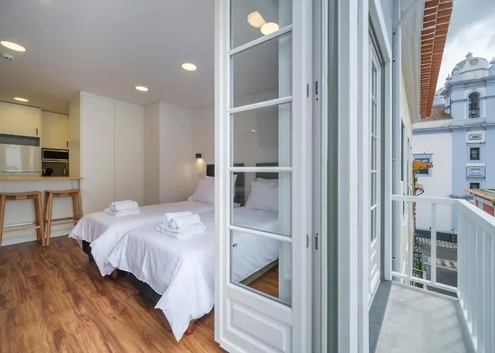 Azimute 4 - T0 Moderno Centro Historico Angra アングラ・ド・エロイーズモ